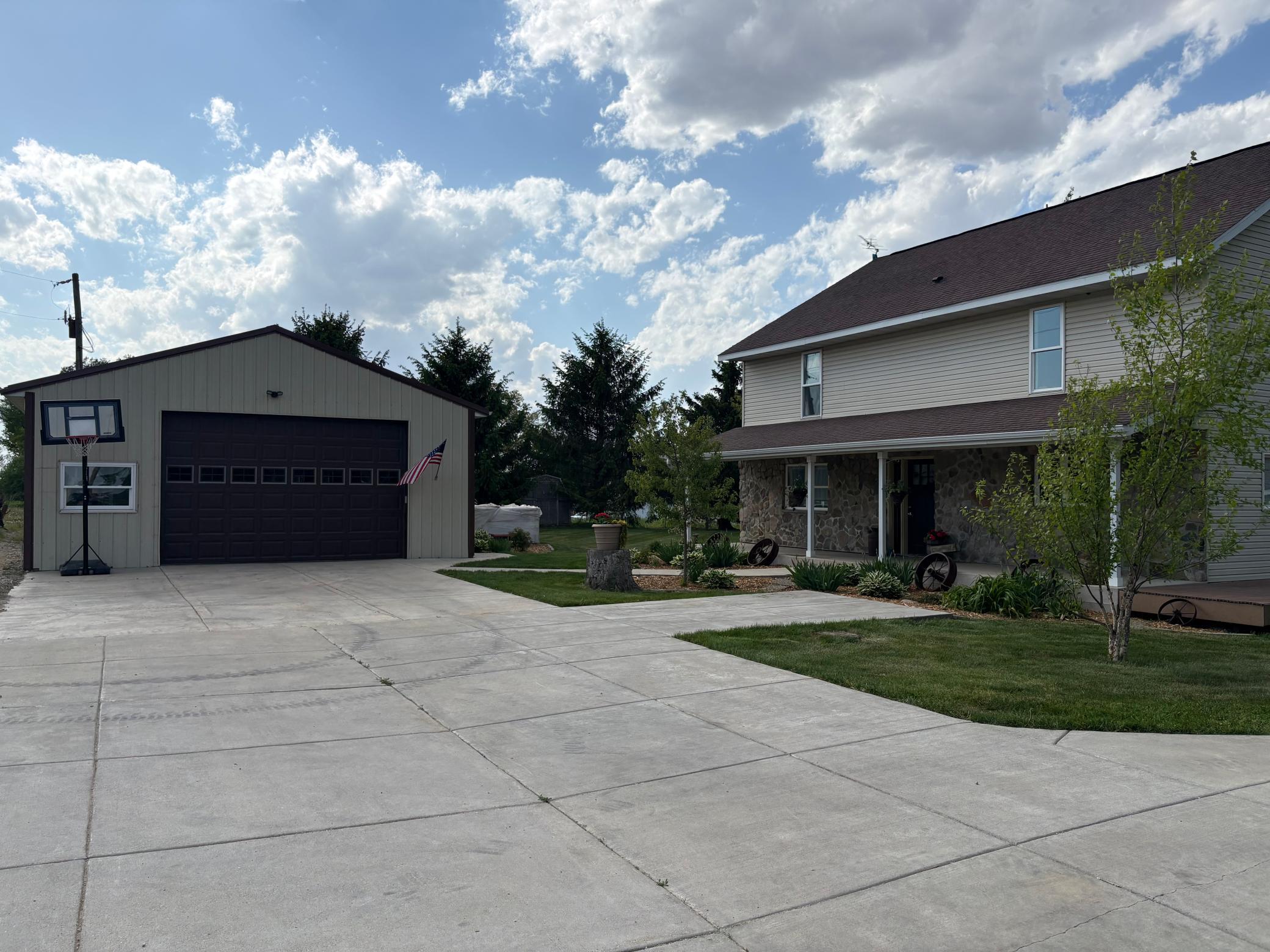 main property photo 35