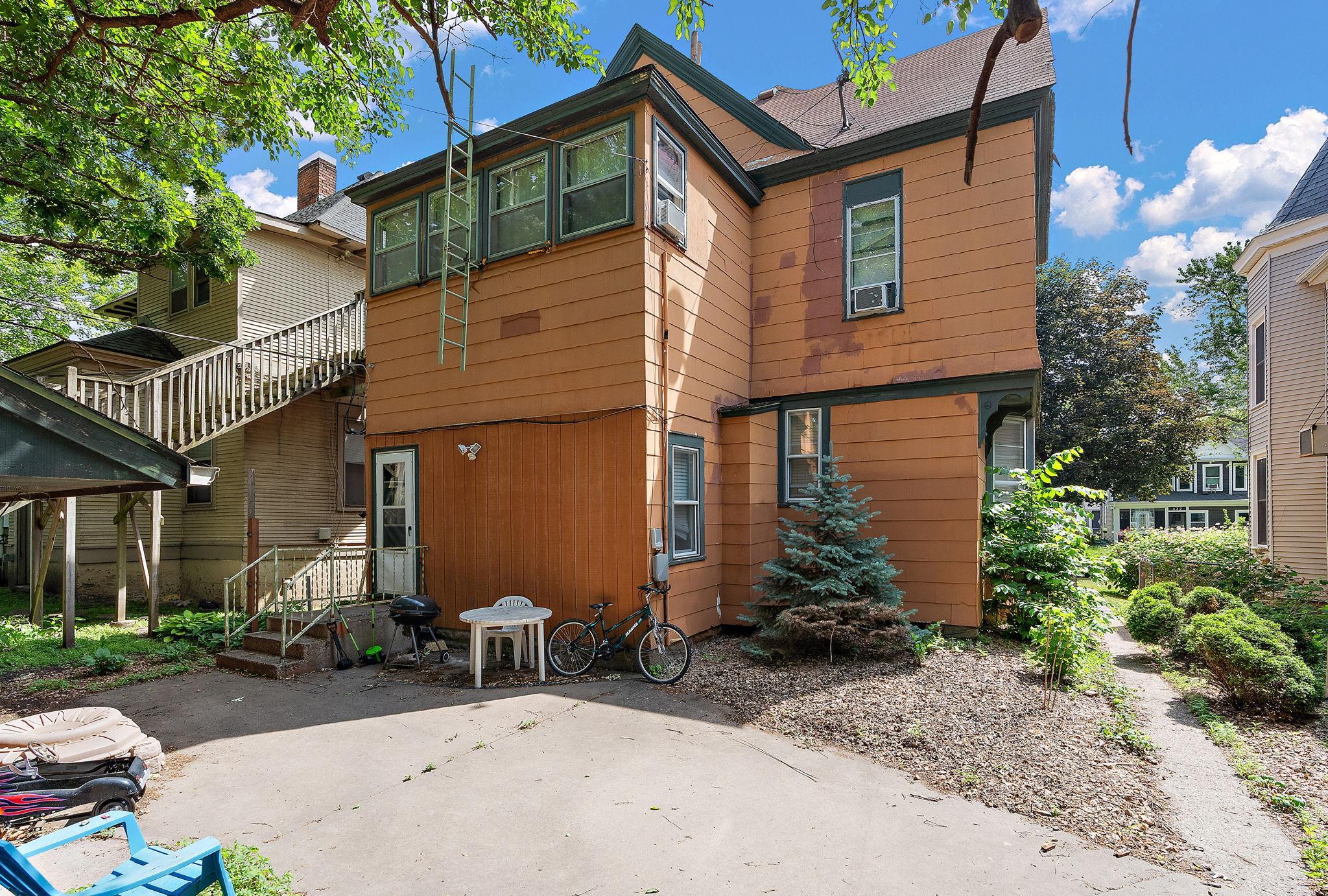 main property photo 33