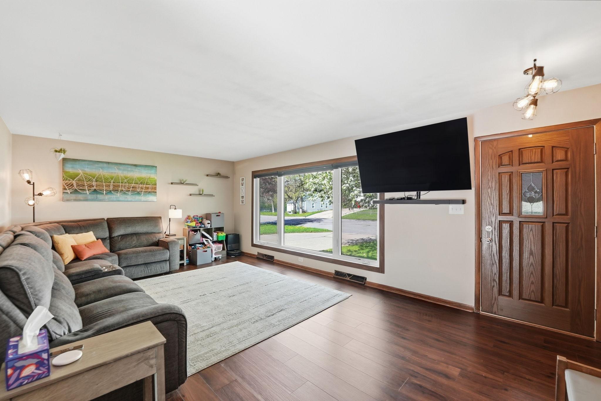 main property photo 3