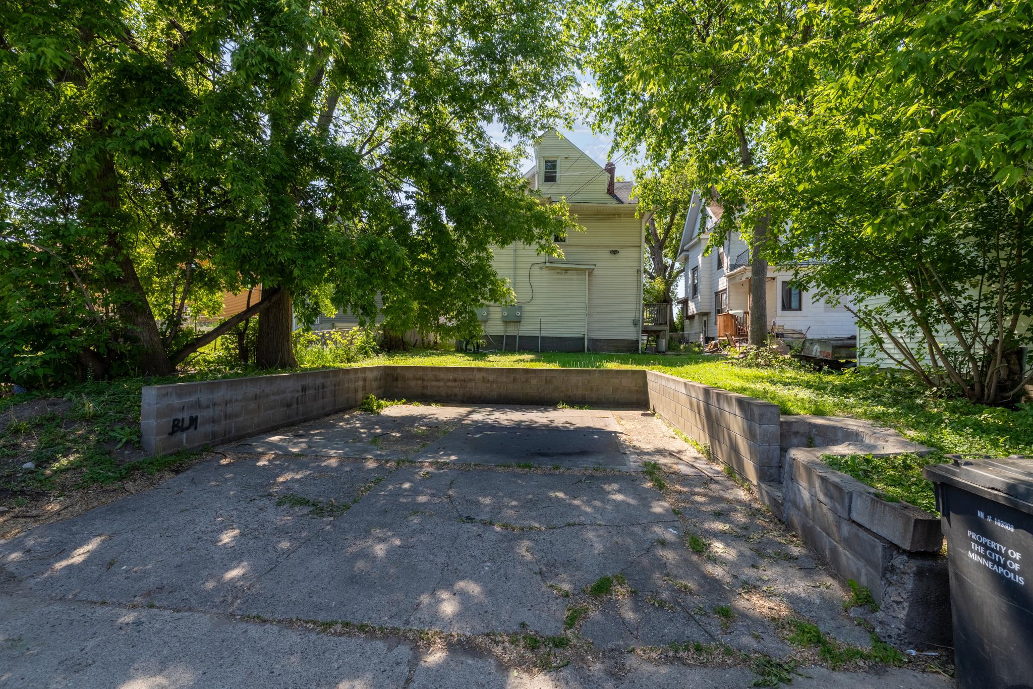 main property photo 20