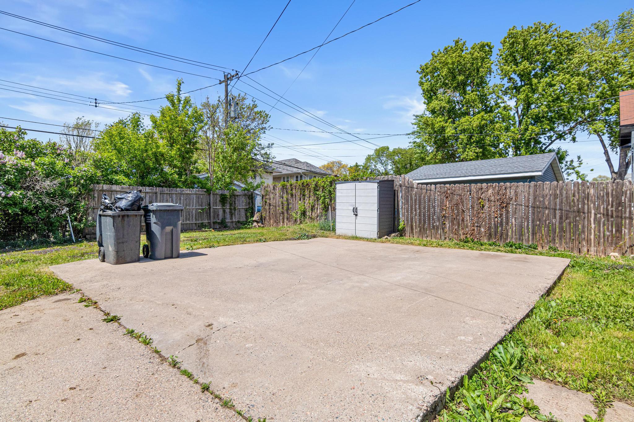 main property photo 37
