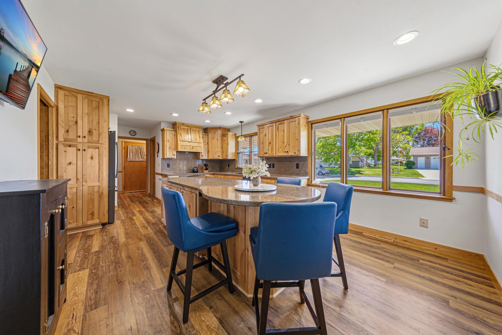 main property photo 4