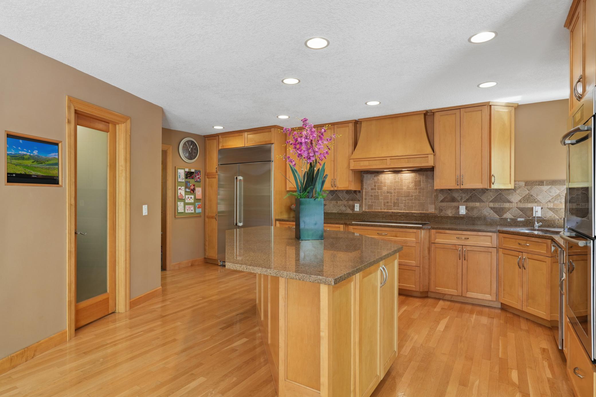 main property photo 16