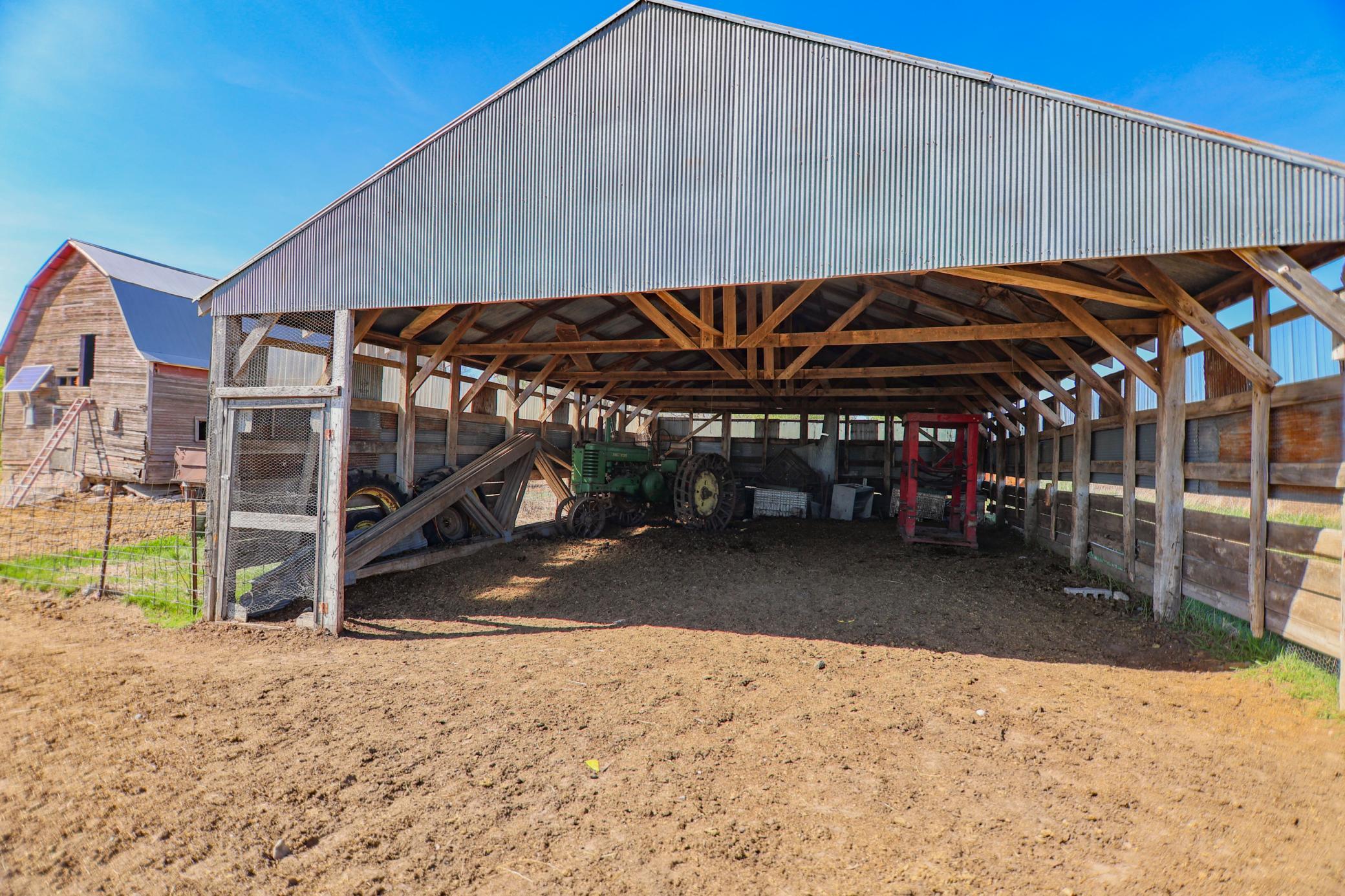 main property photo 11