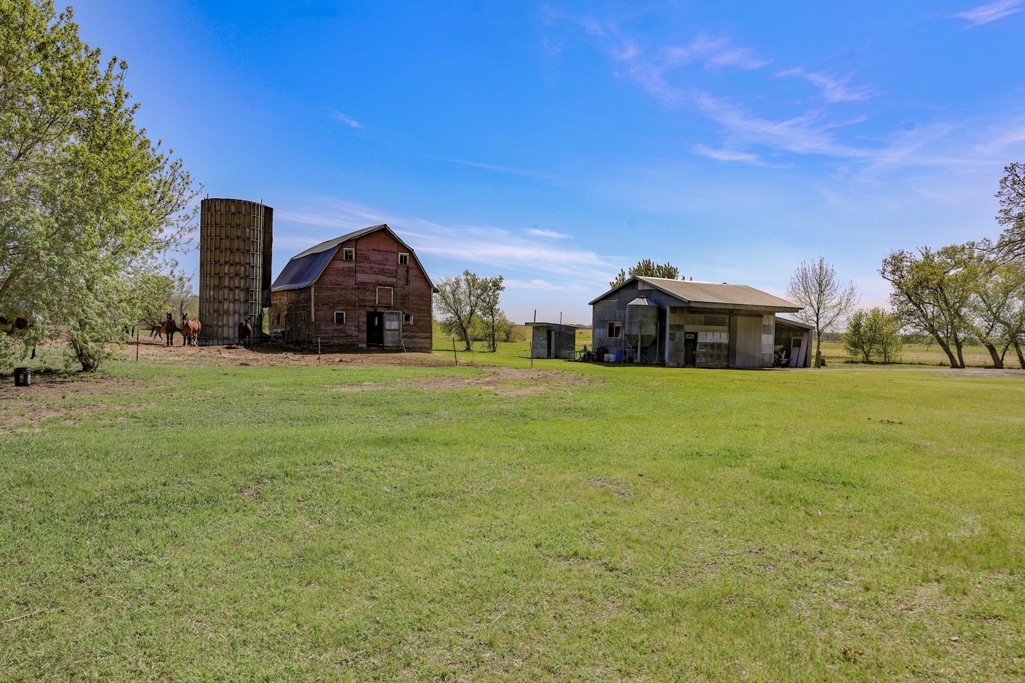 main property photo 8
