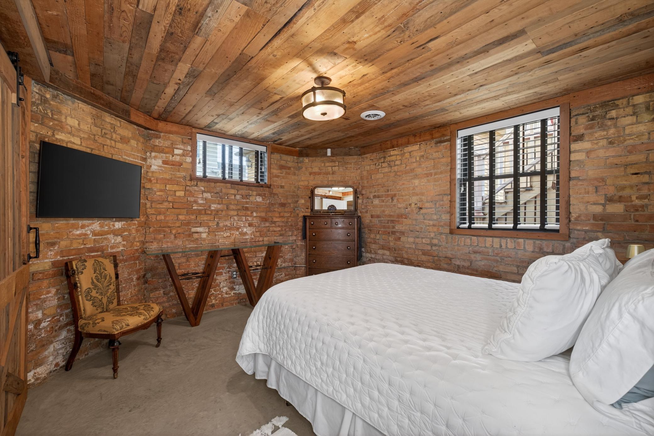 main property photo 50