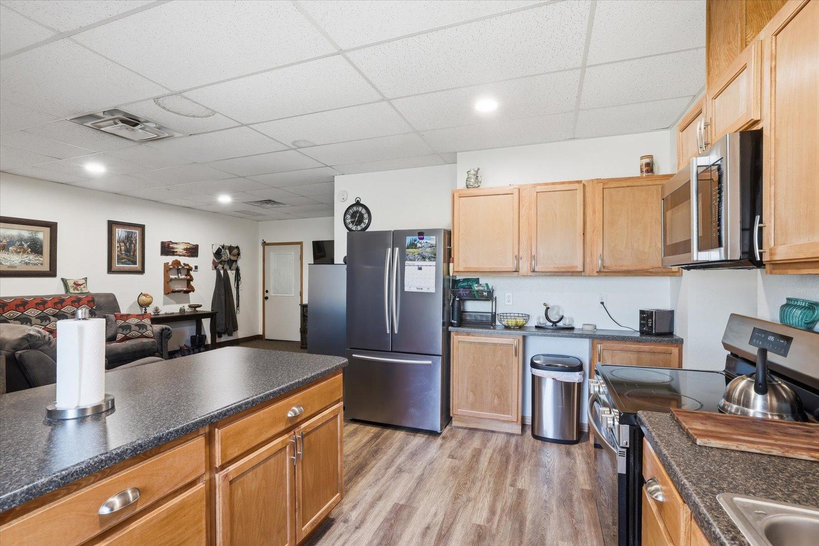 main property photo 14