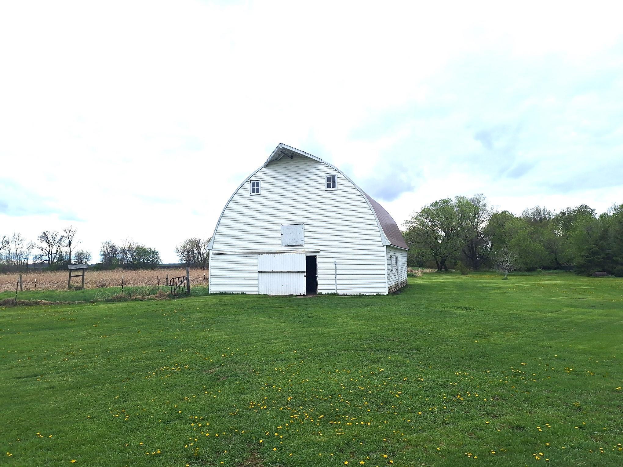 main property photo 16
