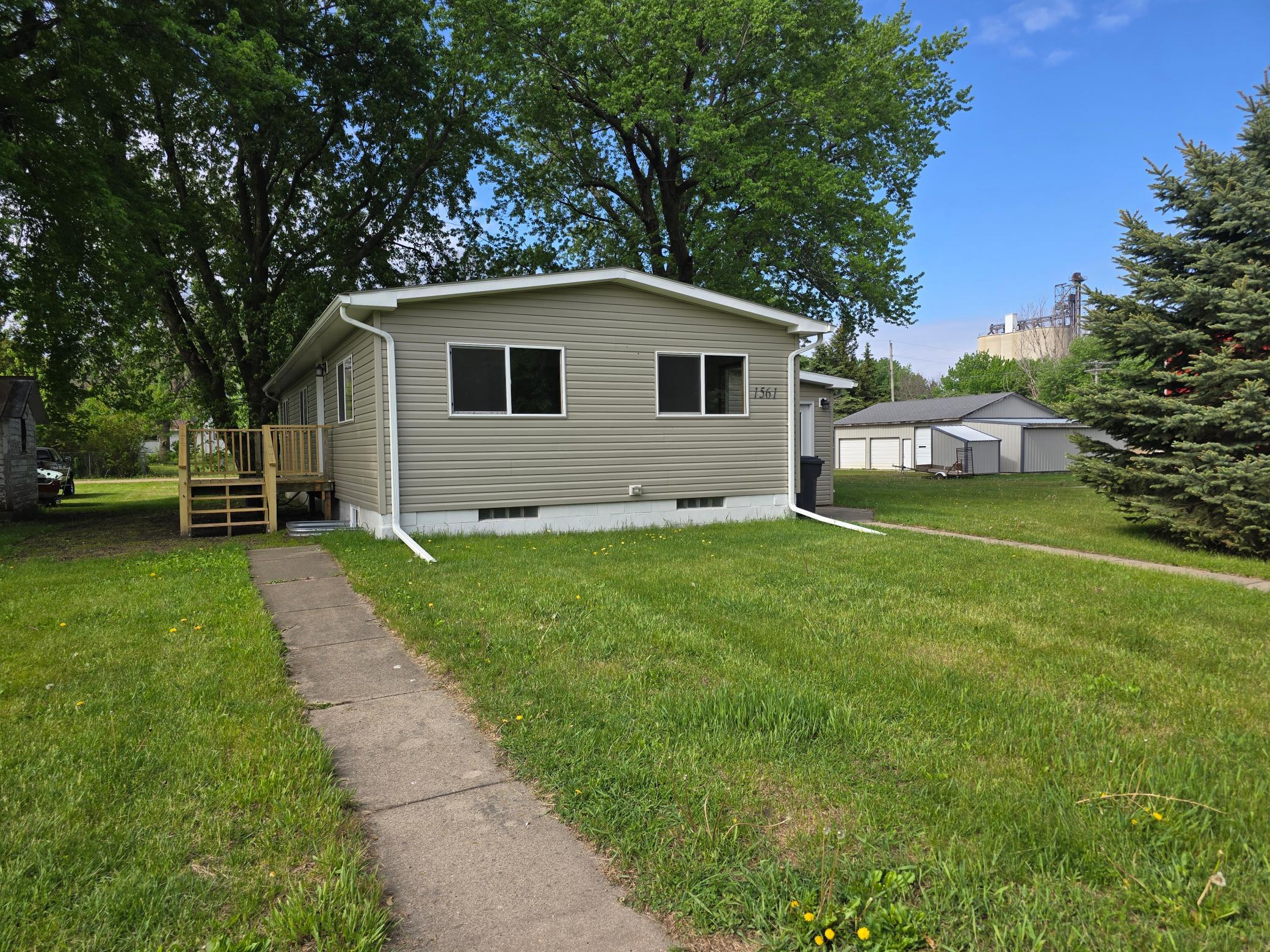 main property photo 2
