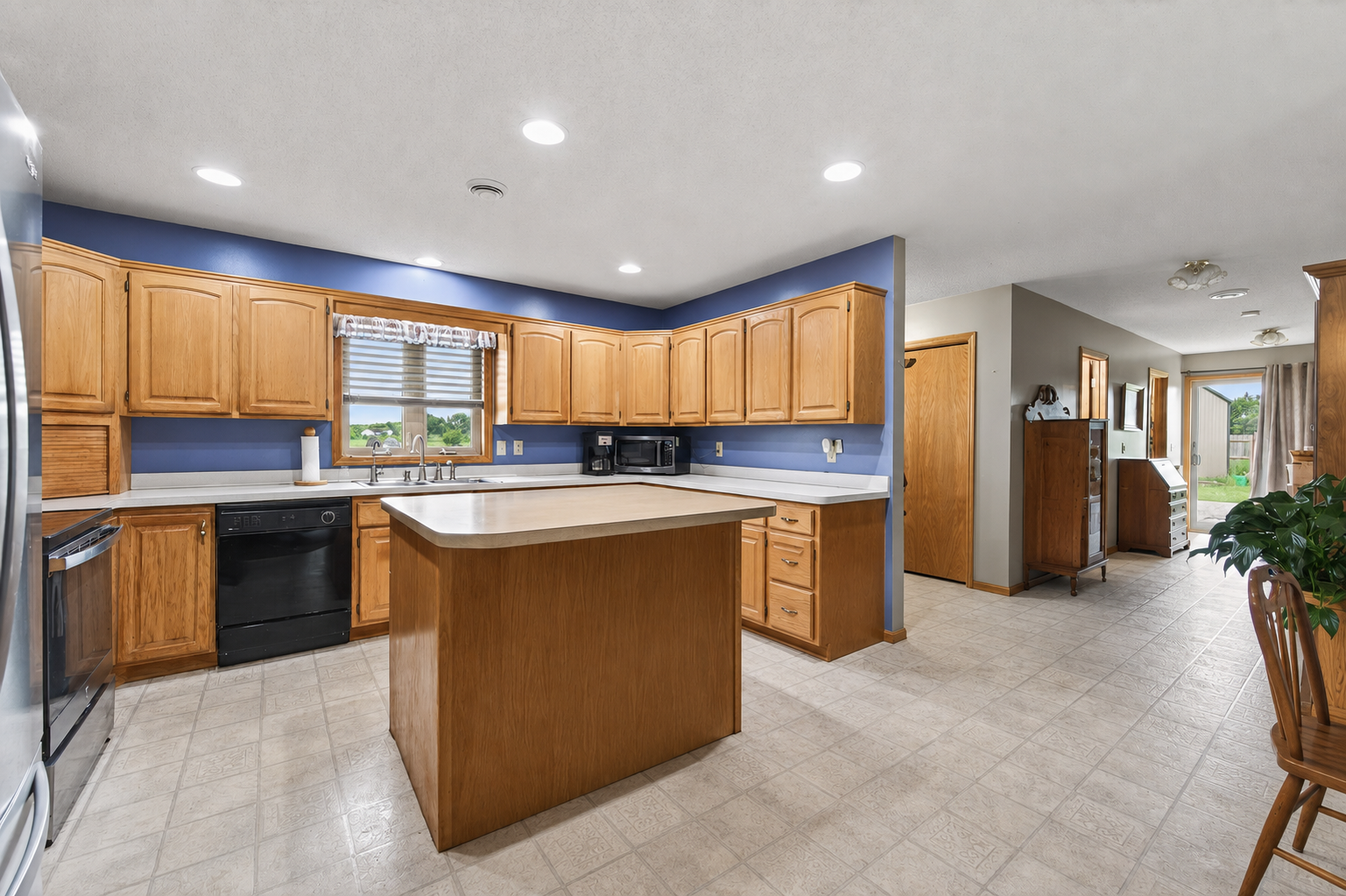 main property photo 18