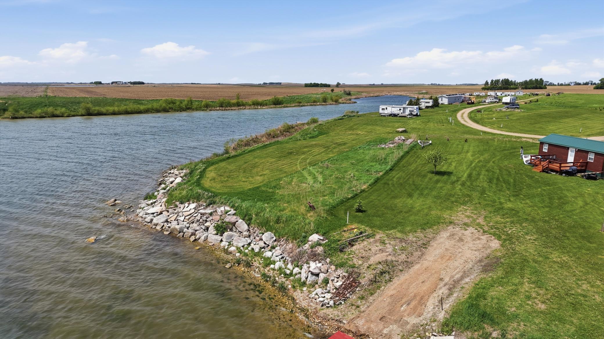 main property photo 16