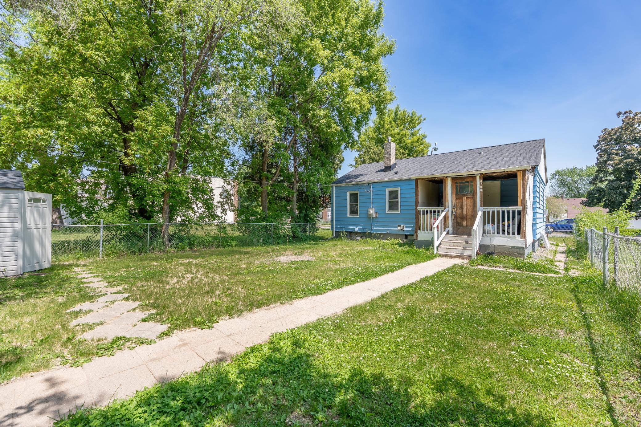 main property photo 11