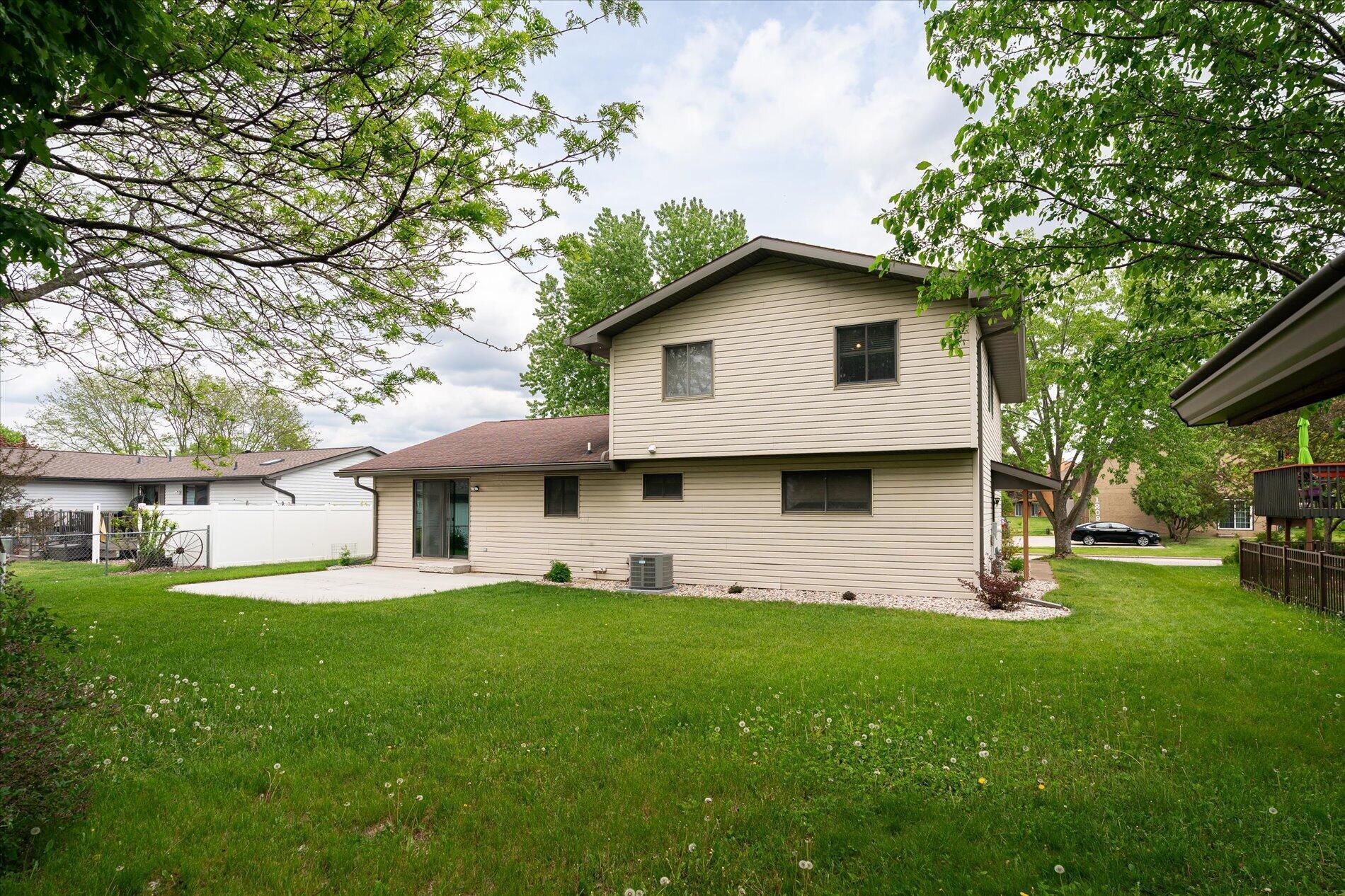main property photo 11
