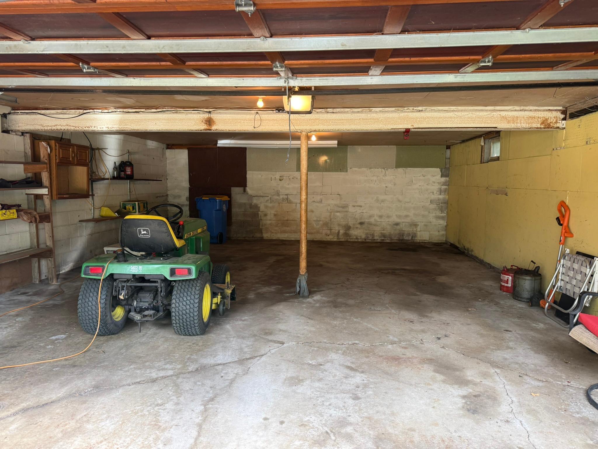 main property photo 40
