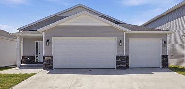 image of property with 4 Bed | 2 Bath | 2,606 Sqft