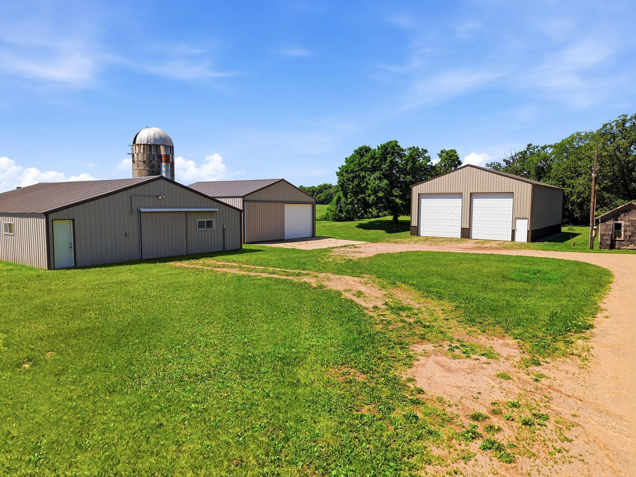 main property photo 37