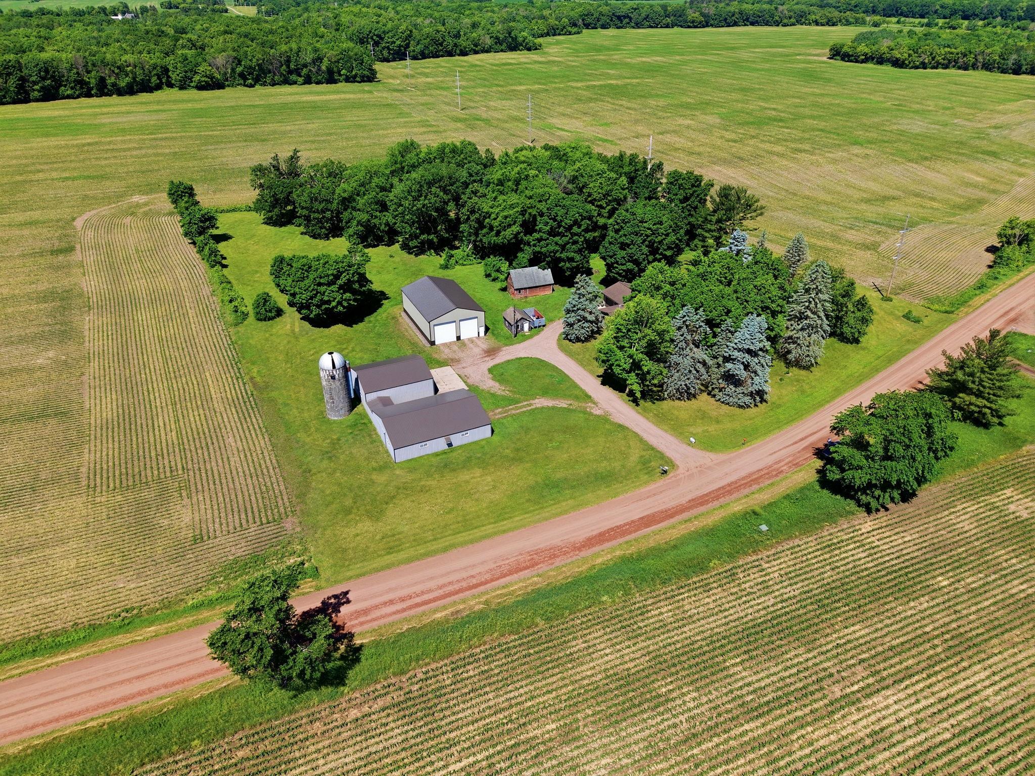 main property photo 40
