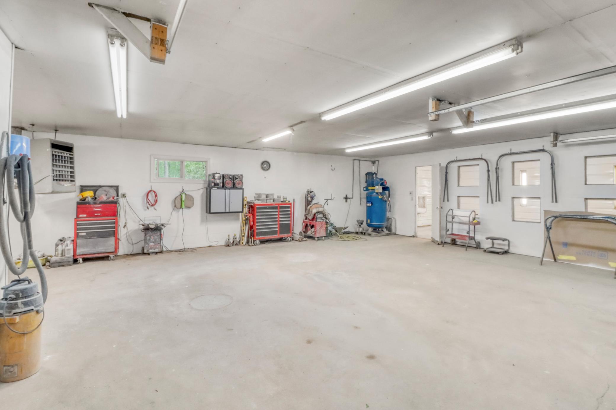 main property photo 40