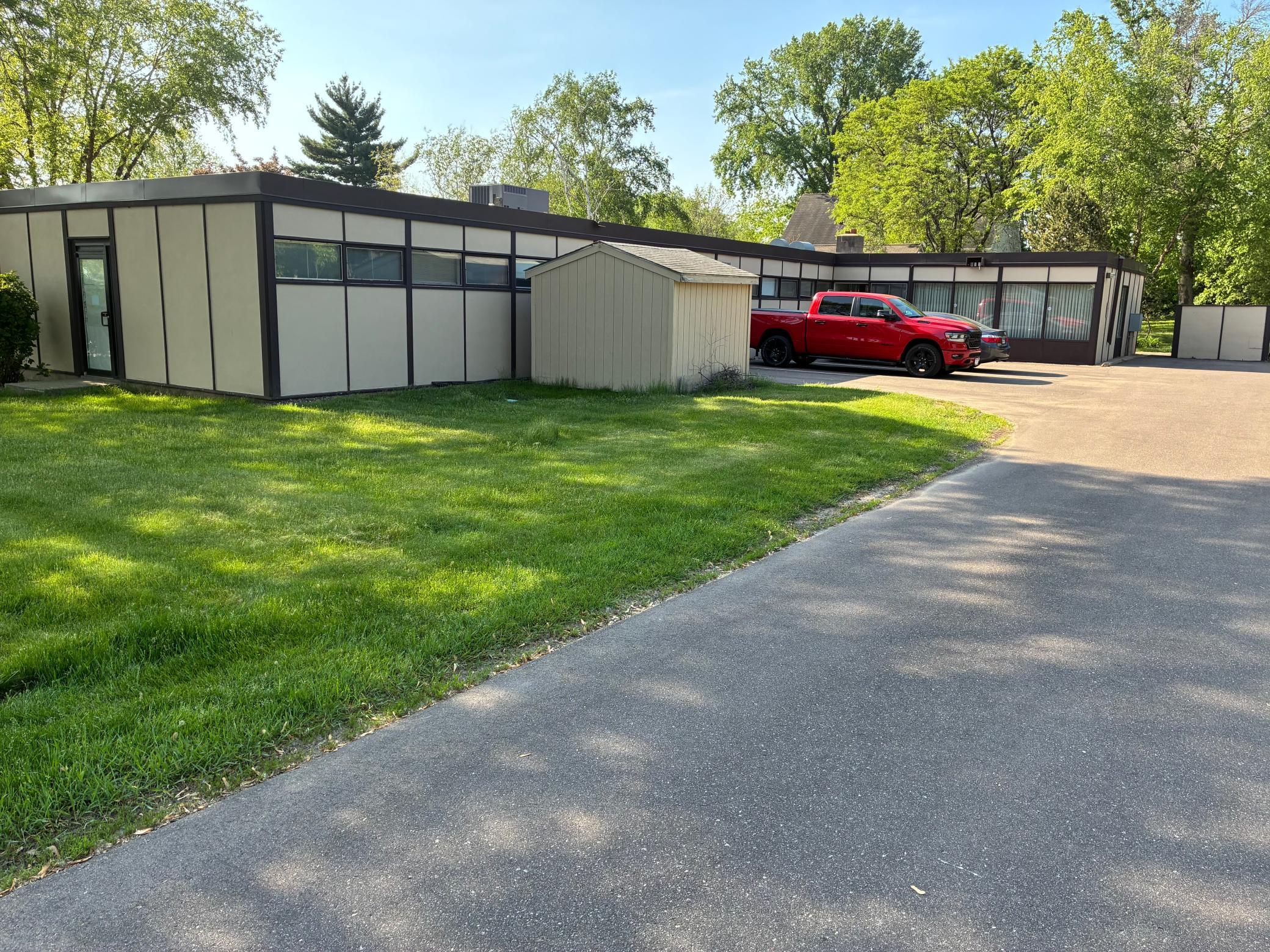 main property photo 13