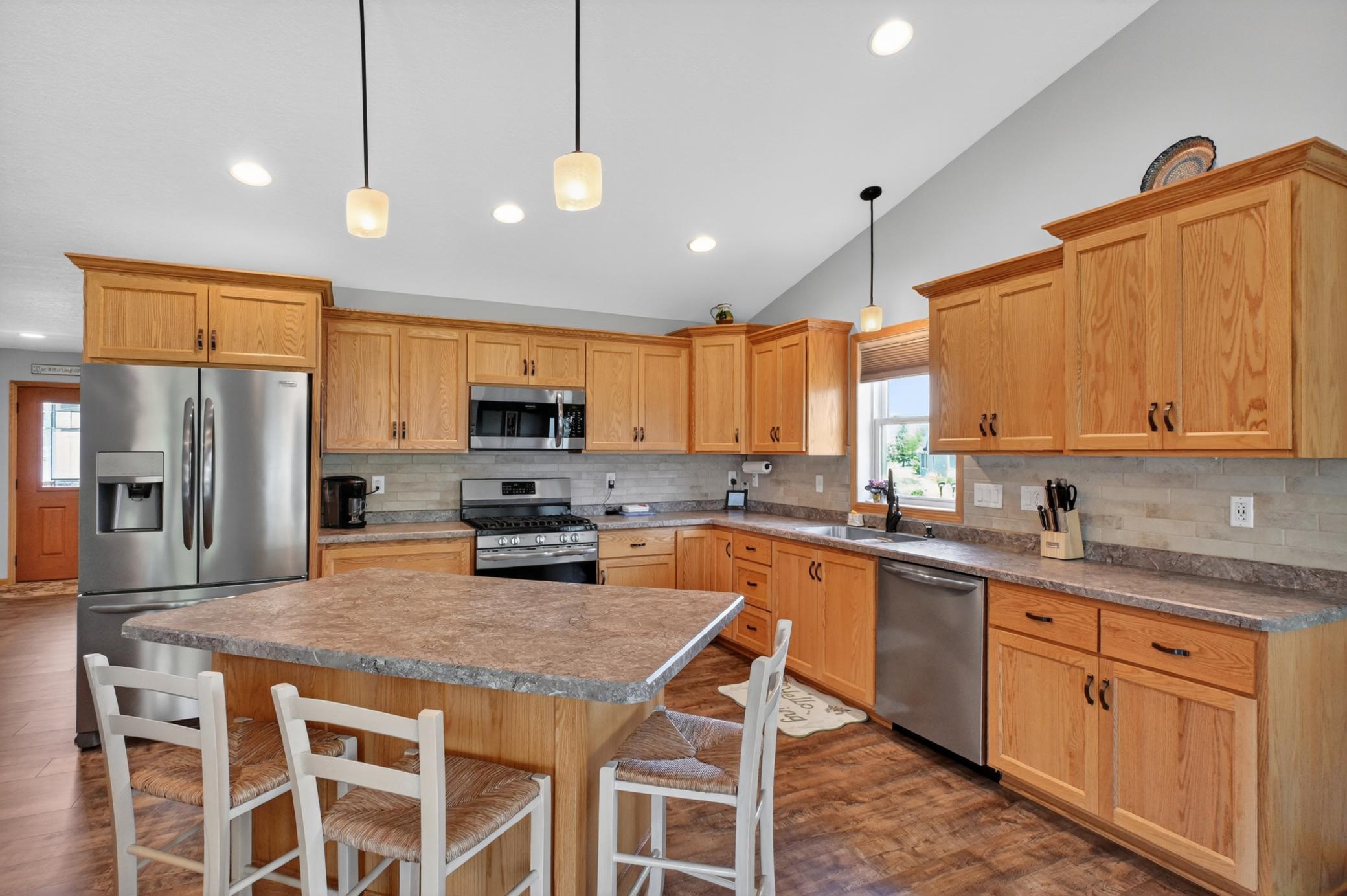 main property photo 20