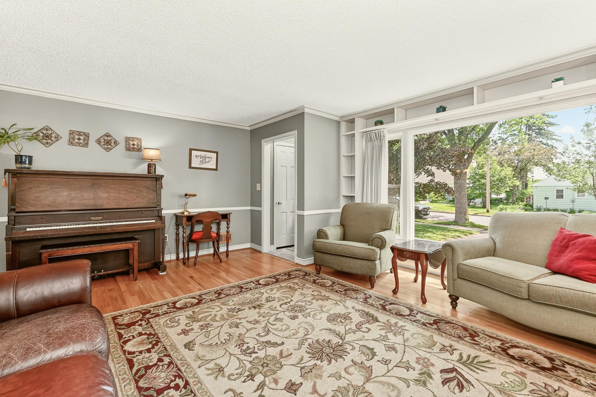 main property photo 4