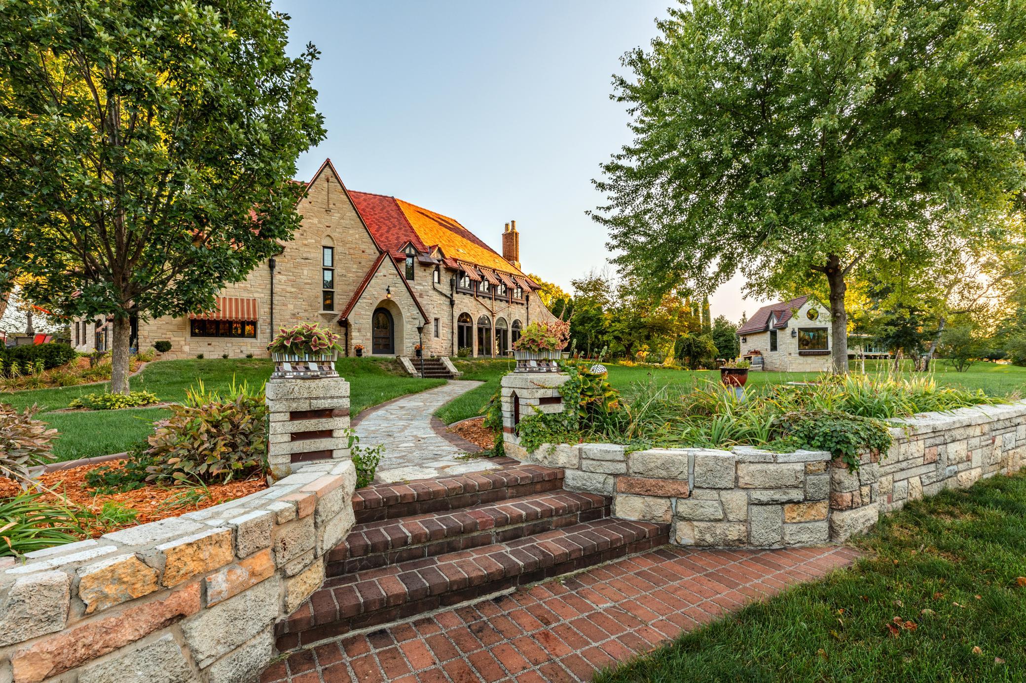 main property photo 4