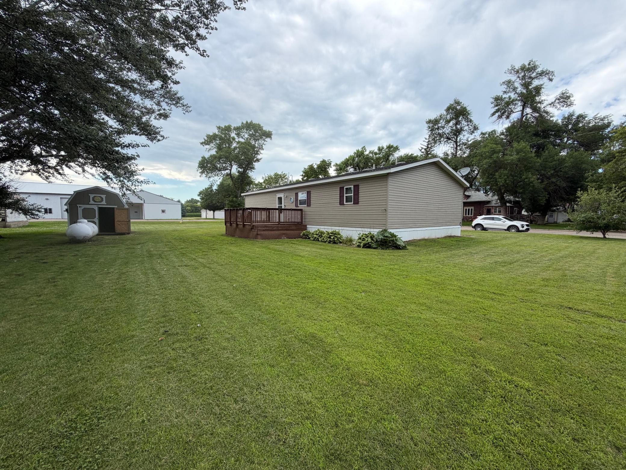 main property photo 23