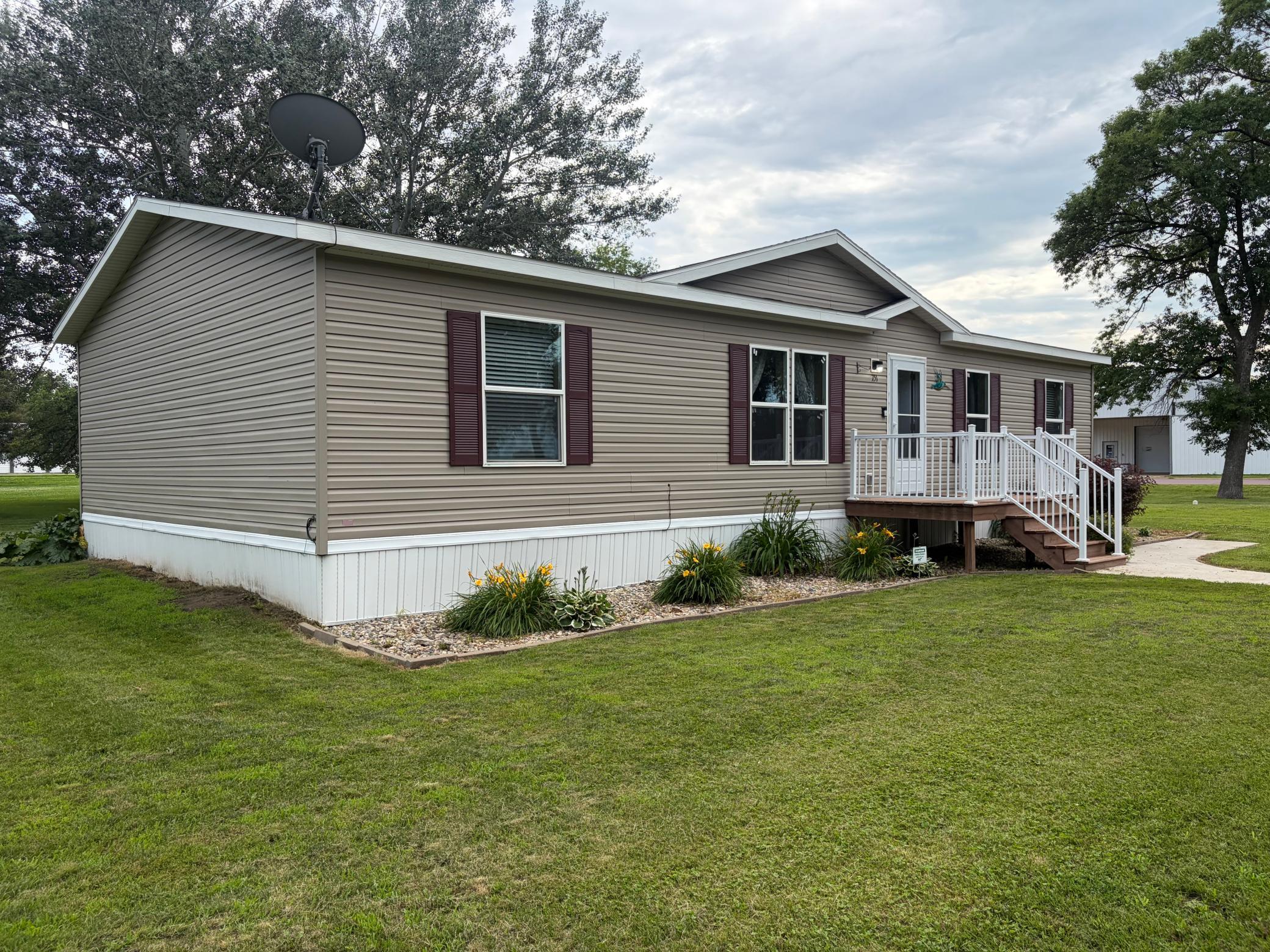 main property photo 26