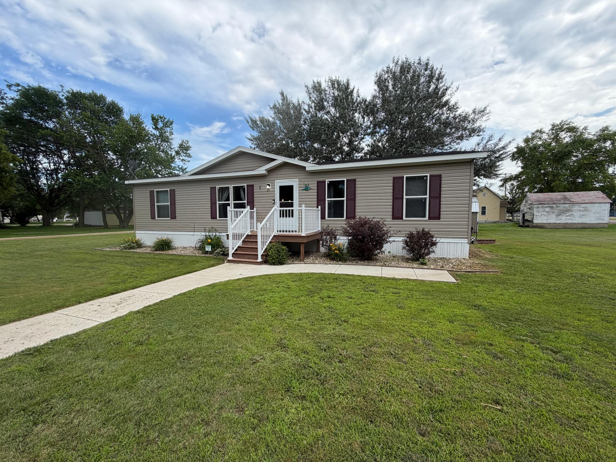 main property photo 27