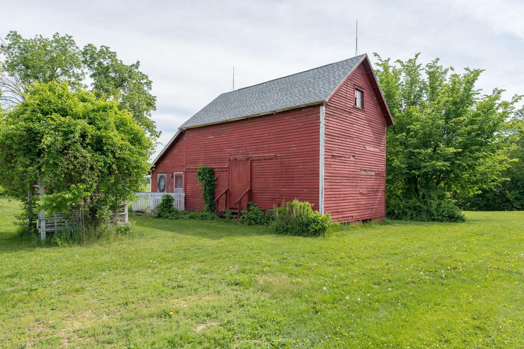 main property photo 37
