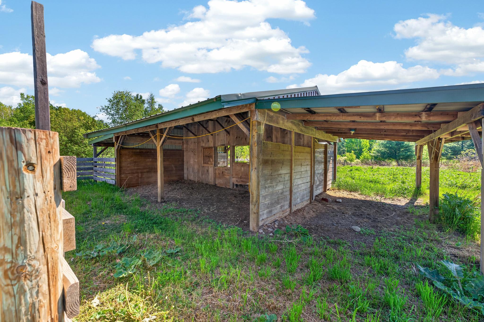 main property photo 14