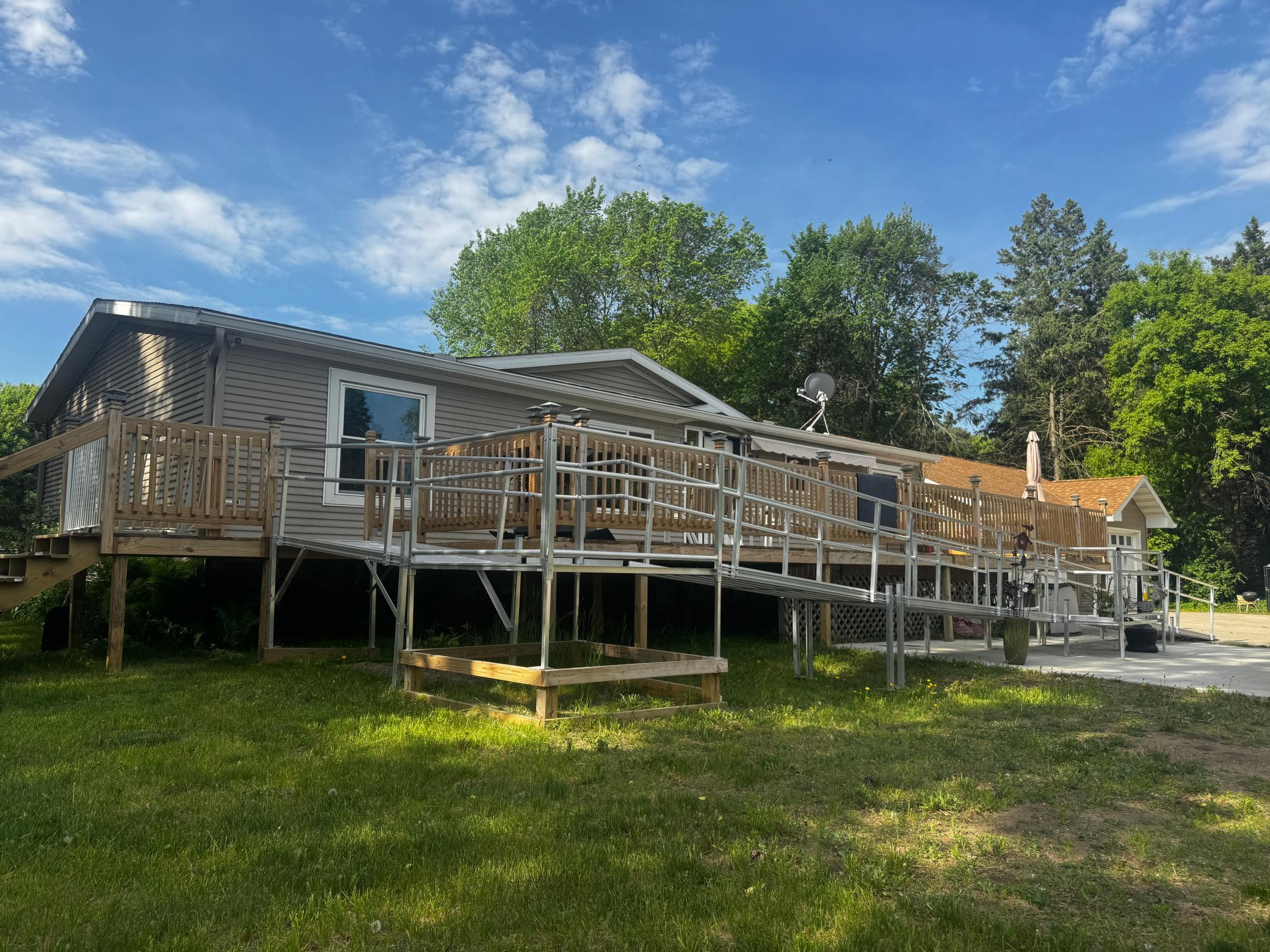 main property photo 6