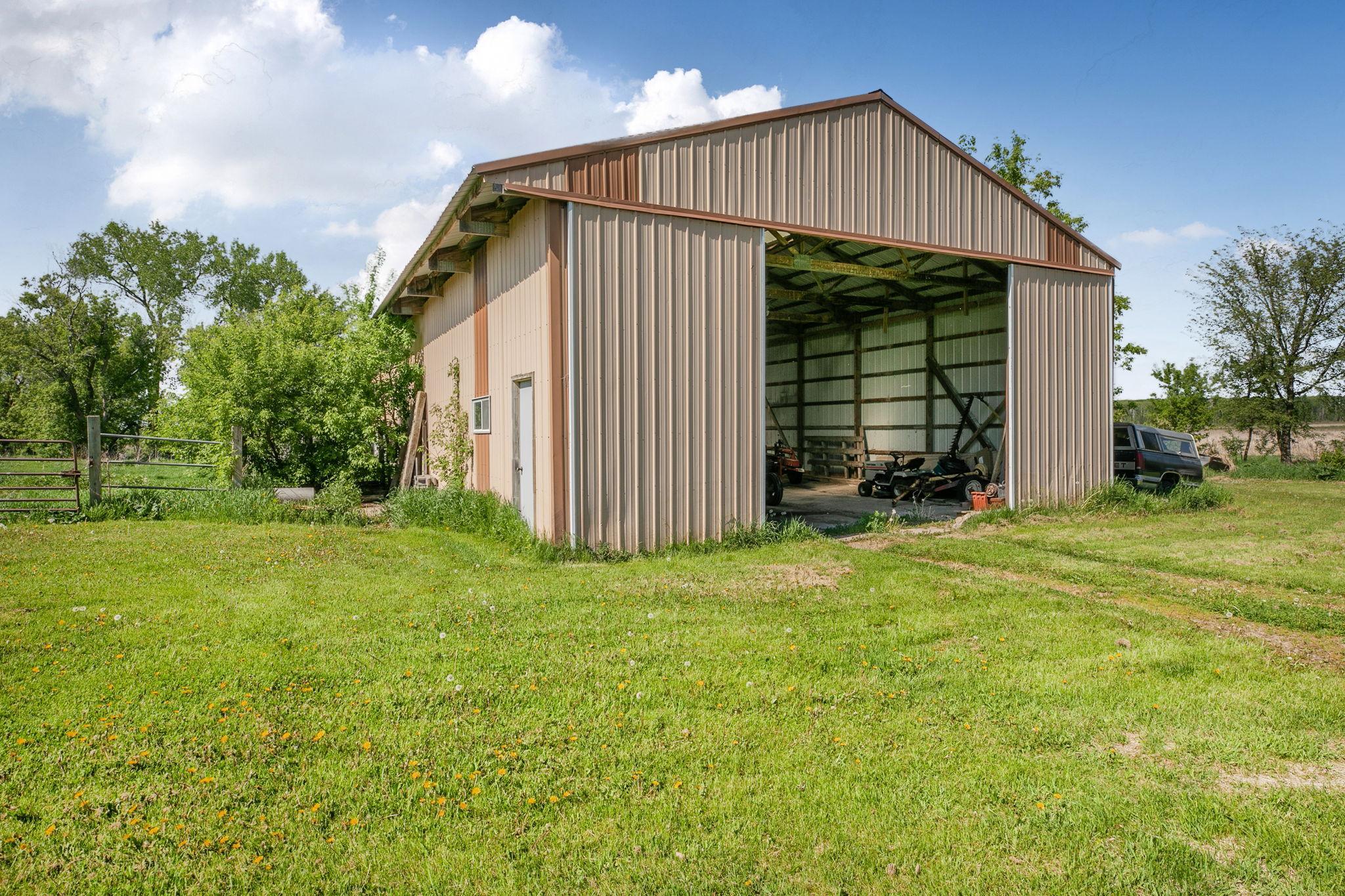 main property photo 37