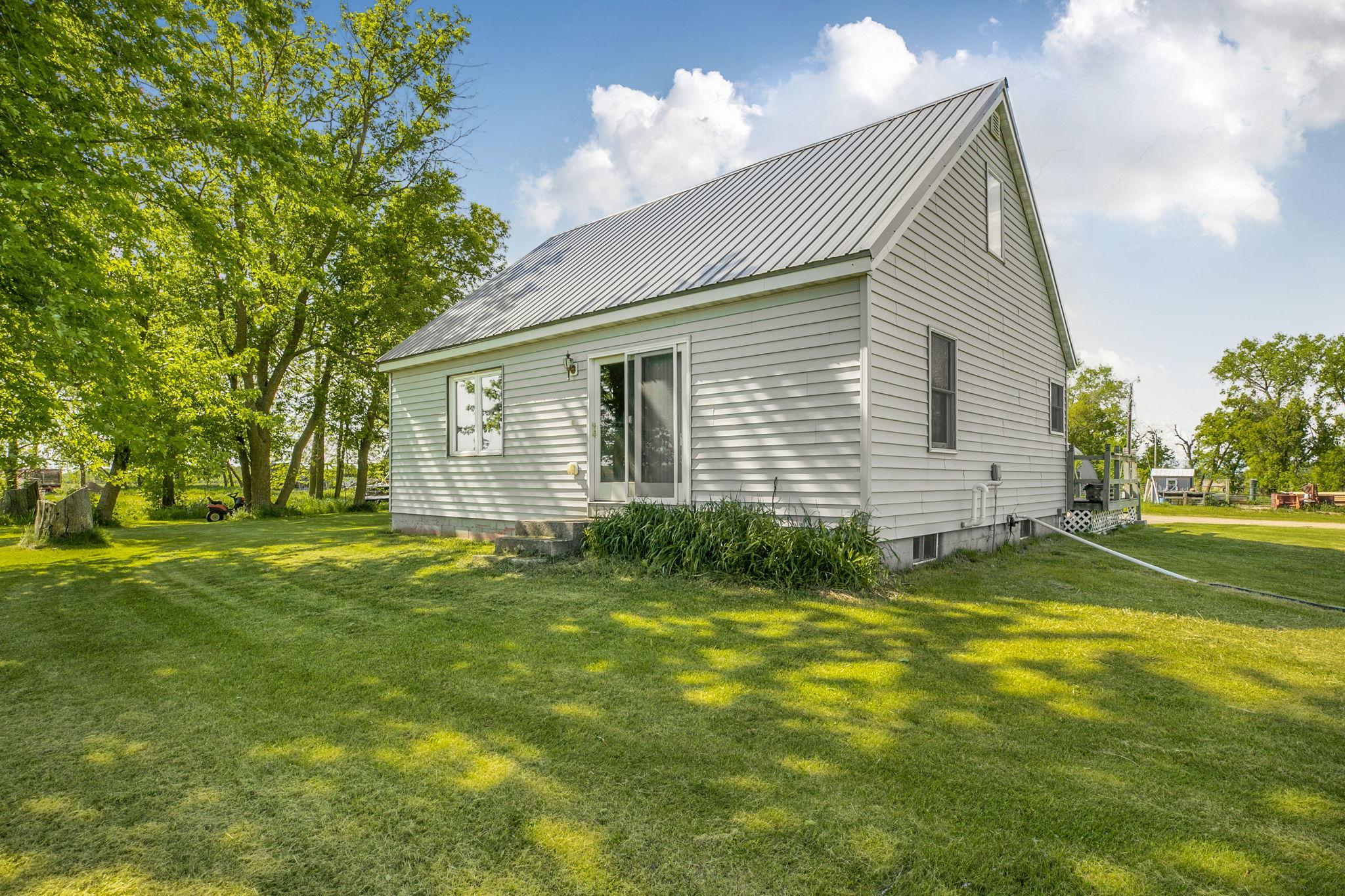 main property photo 40