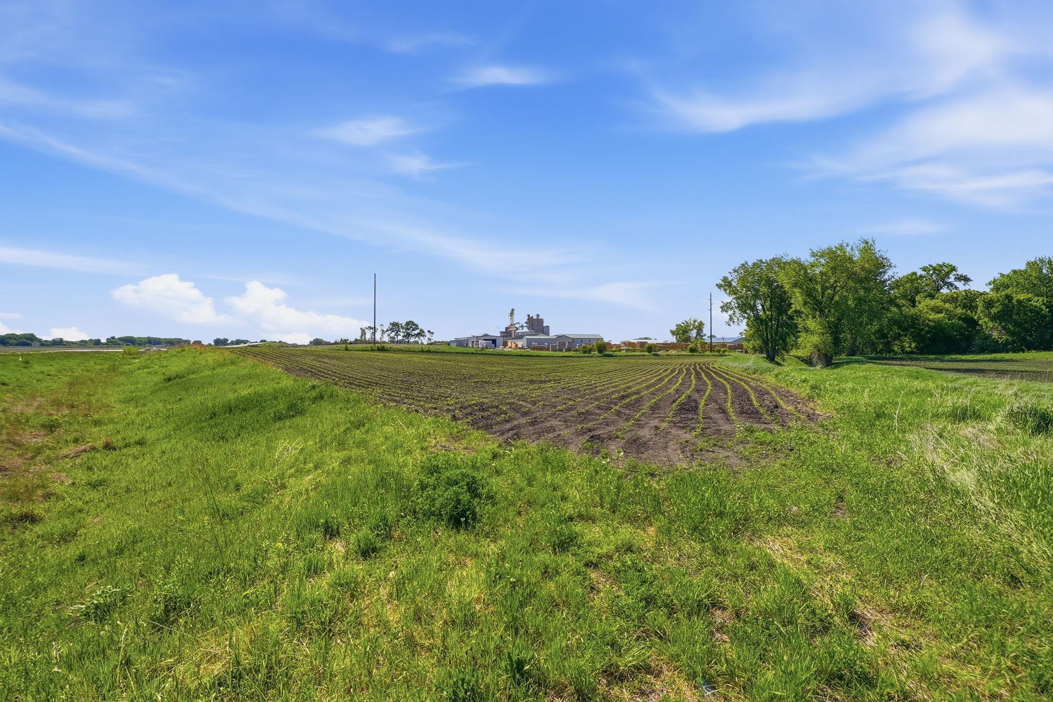 main property photo 16