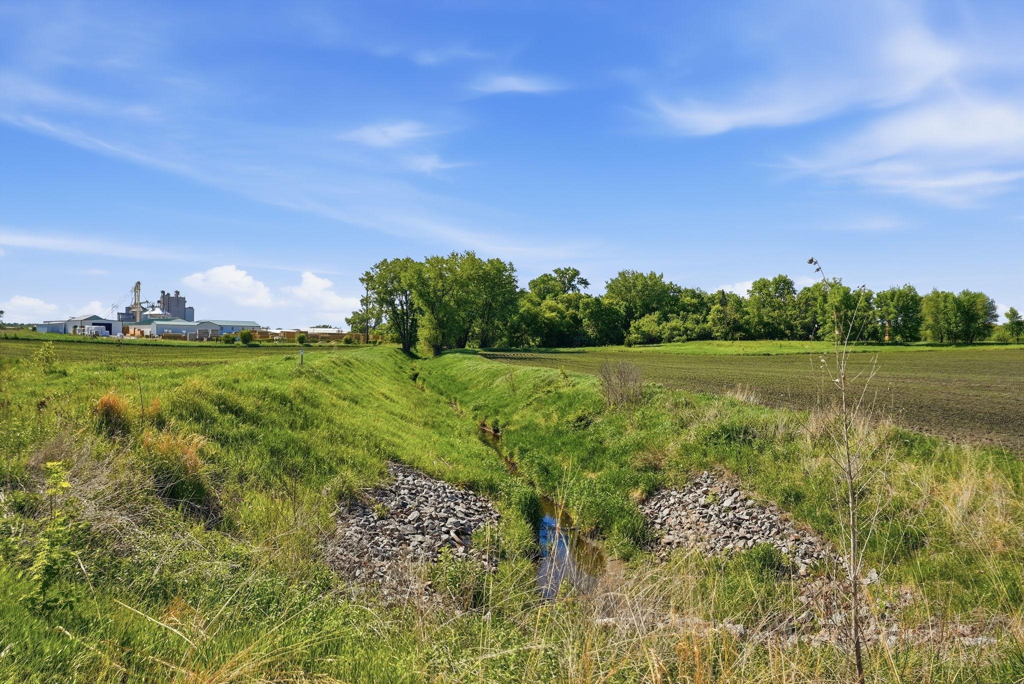 main property photo 17