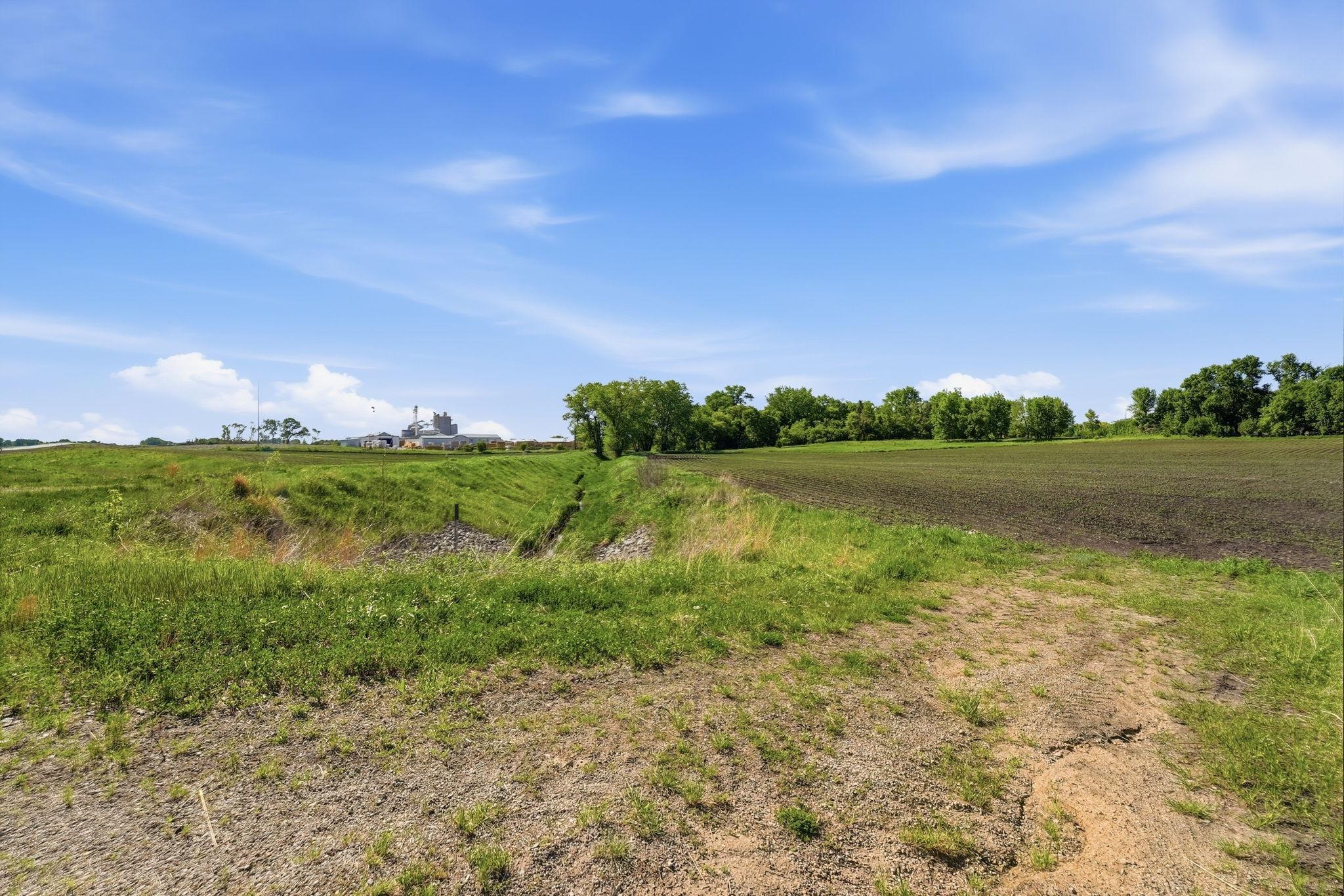 main property photo 20