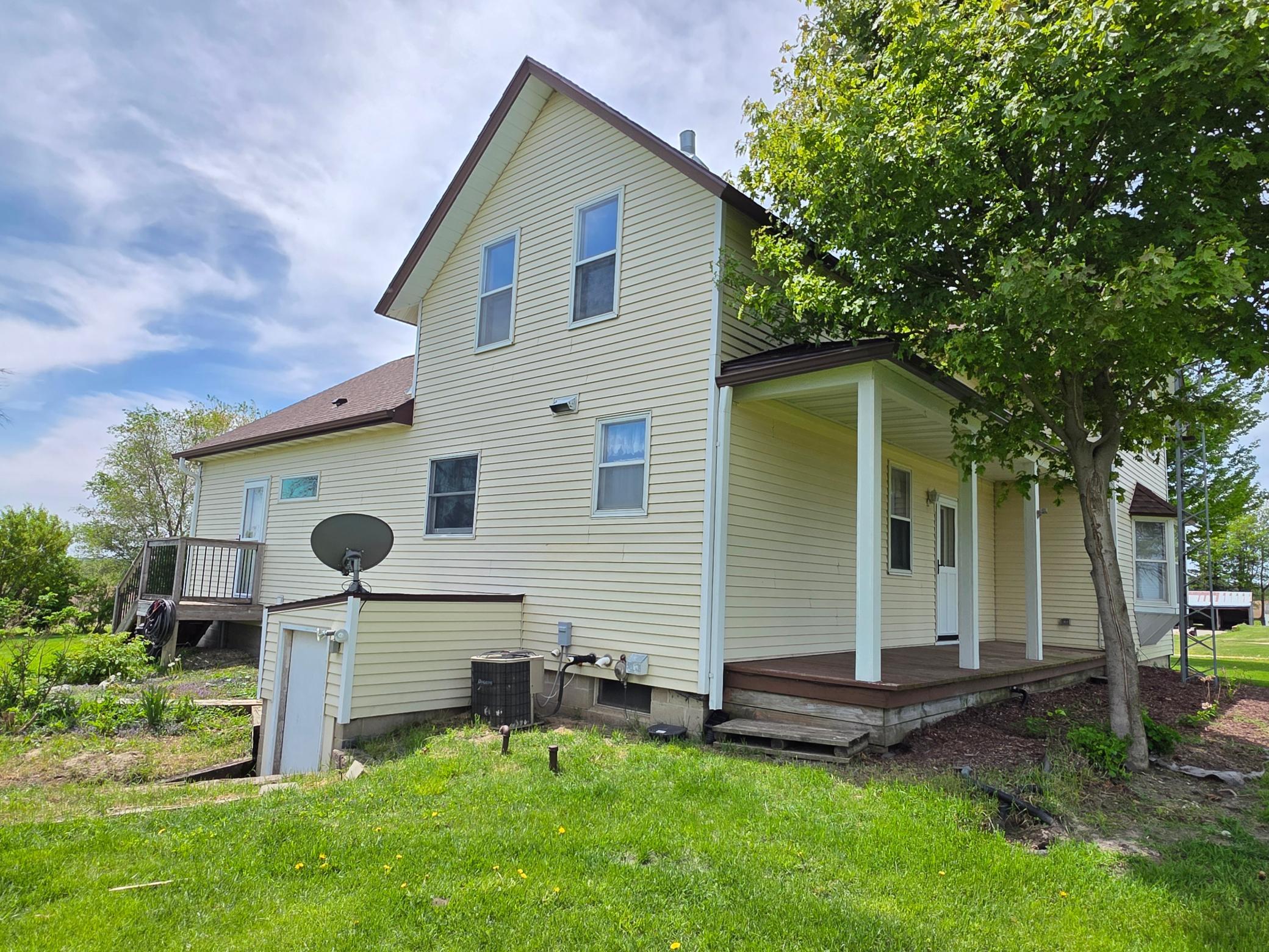 main property photo 11