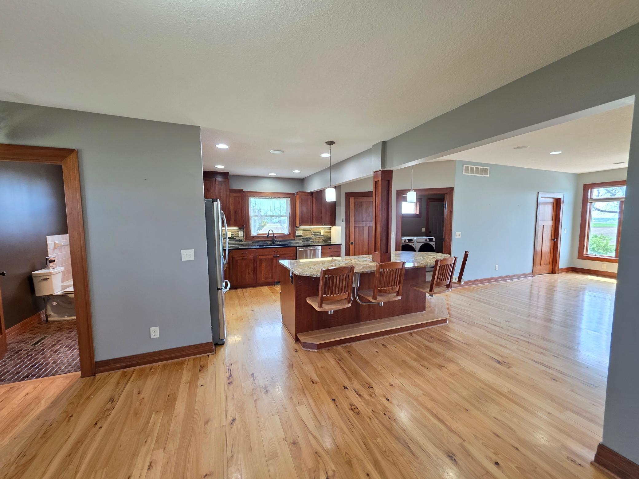 main property photo 25