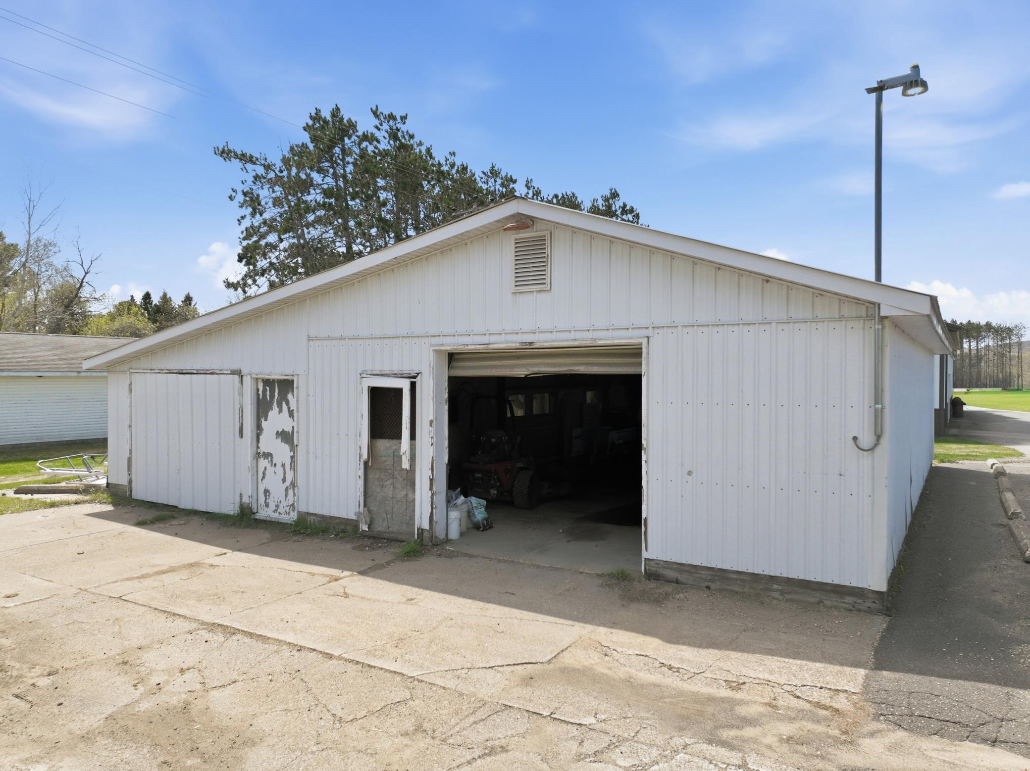 main property photo 77