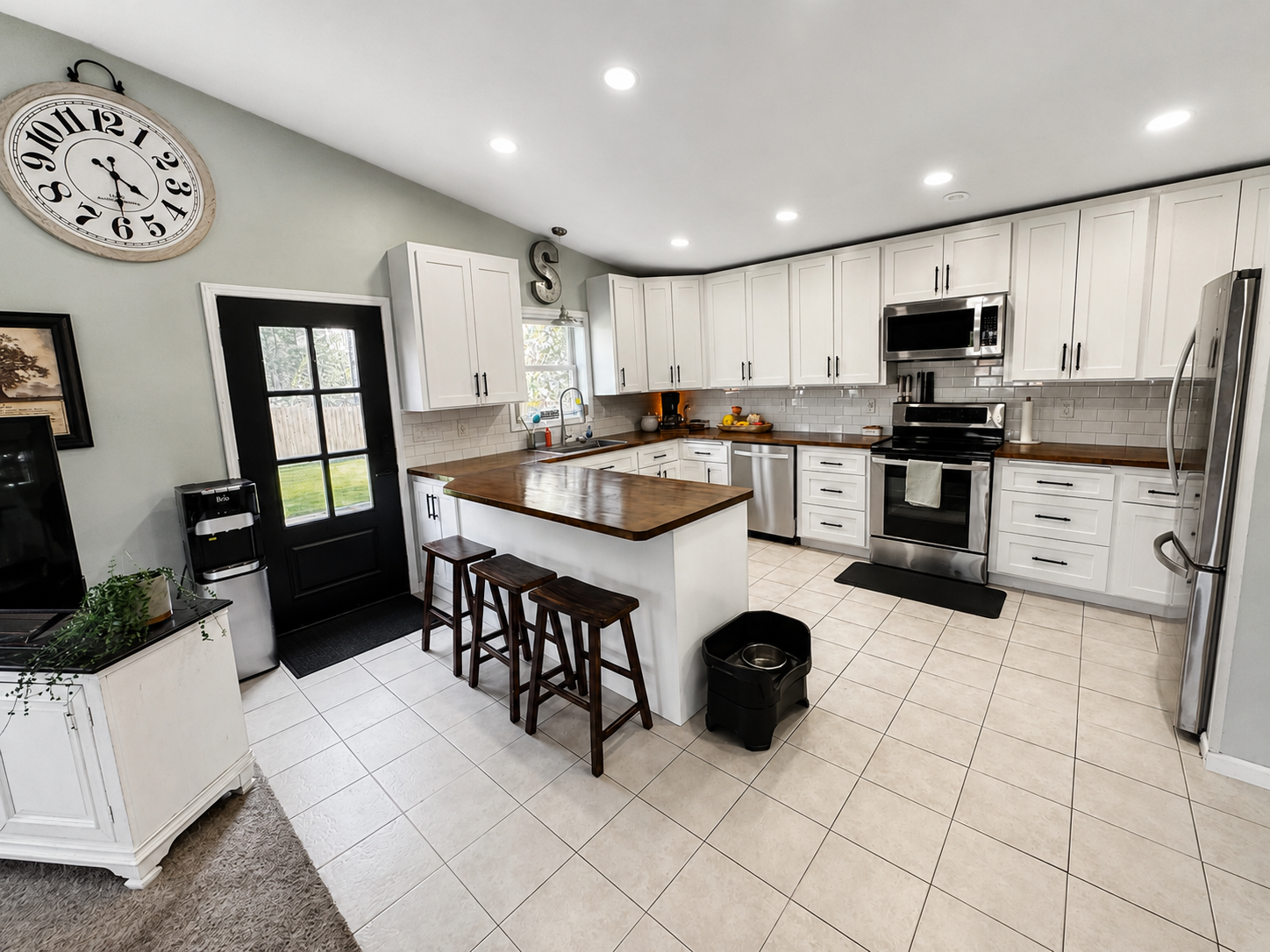 main property photo 5