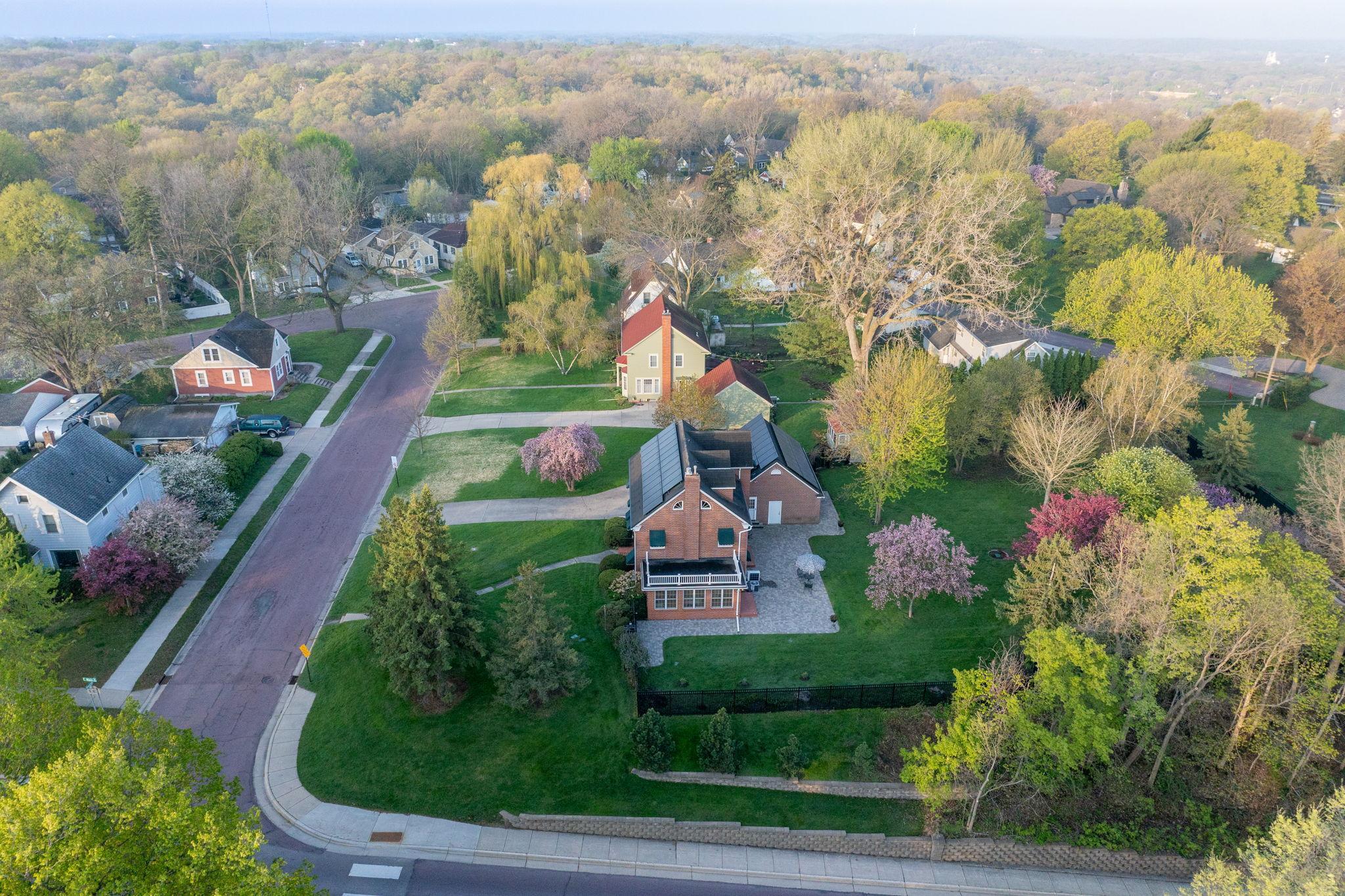main property photo 36