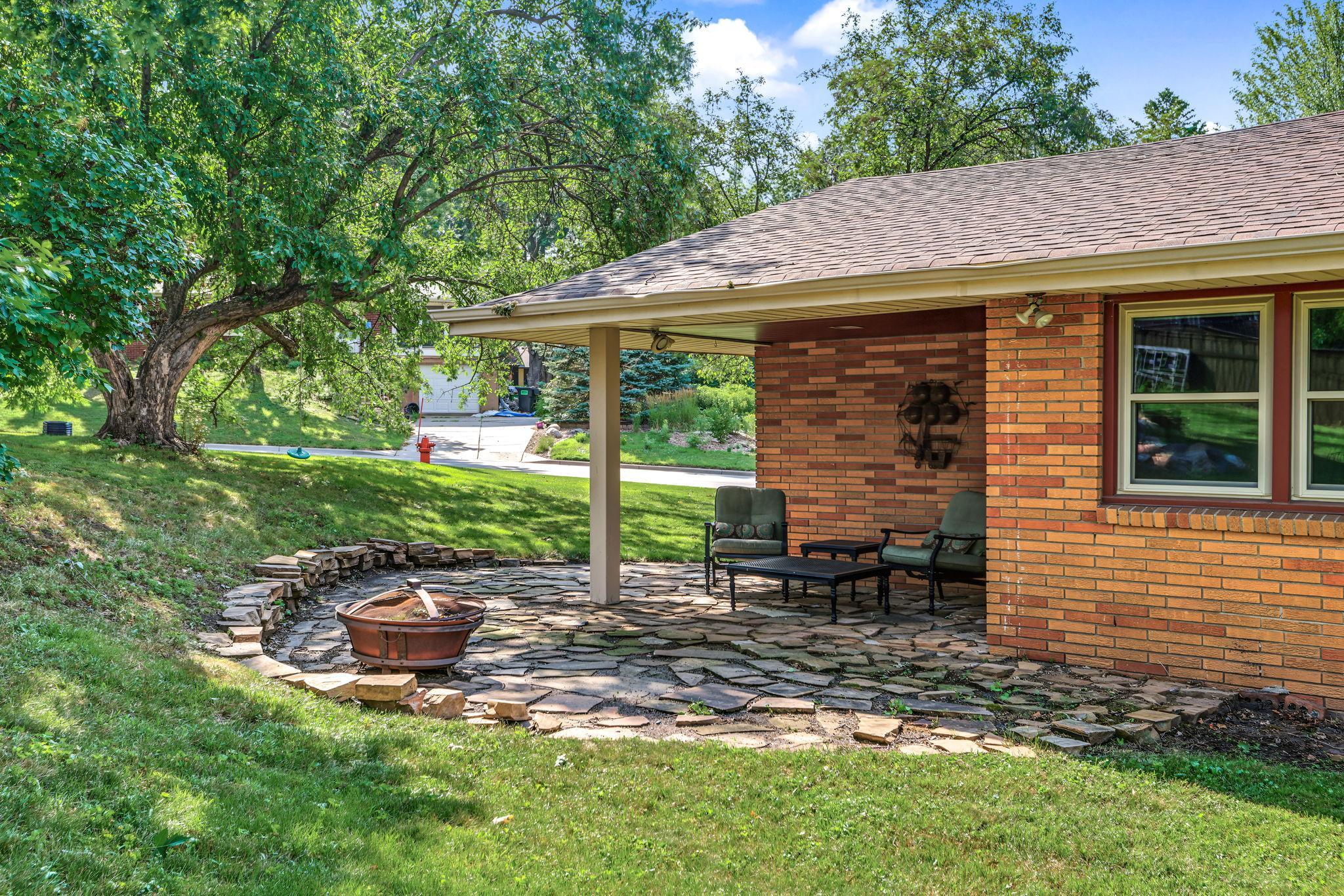 main property photo 28