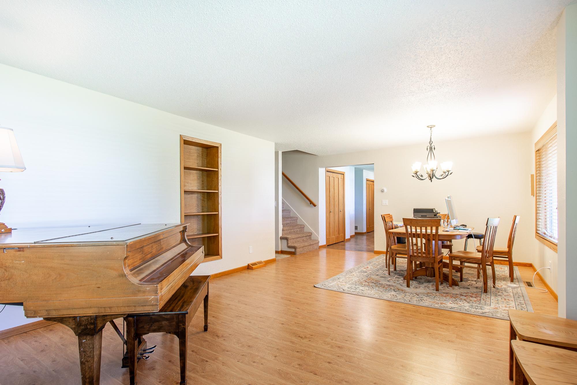 main property photo 25