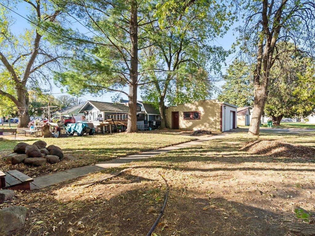 main property photo 28