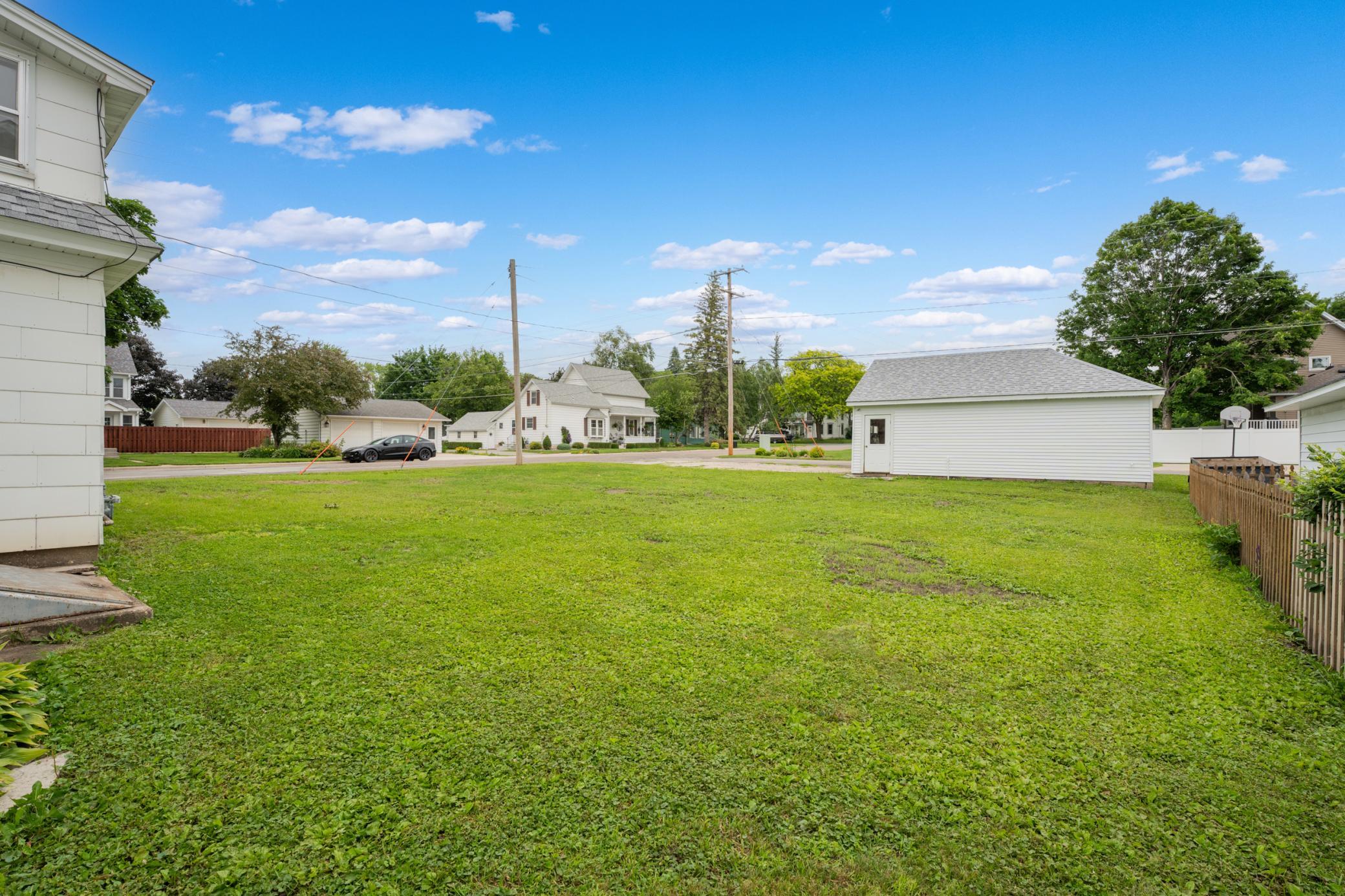 main property photo 40