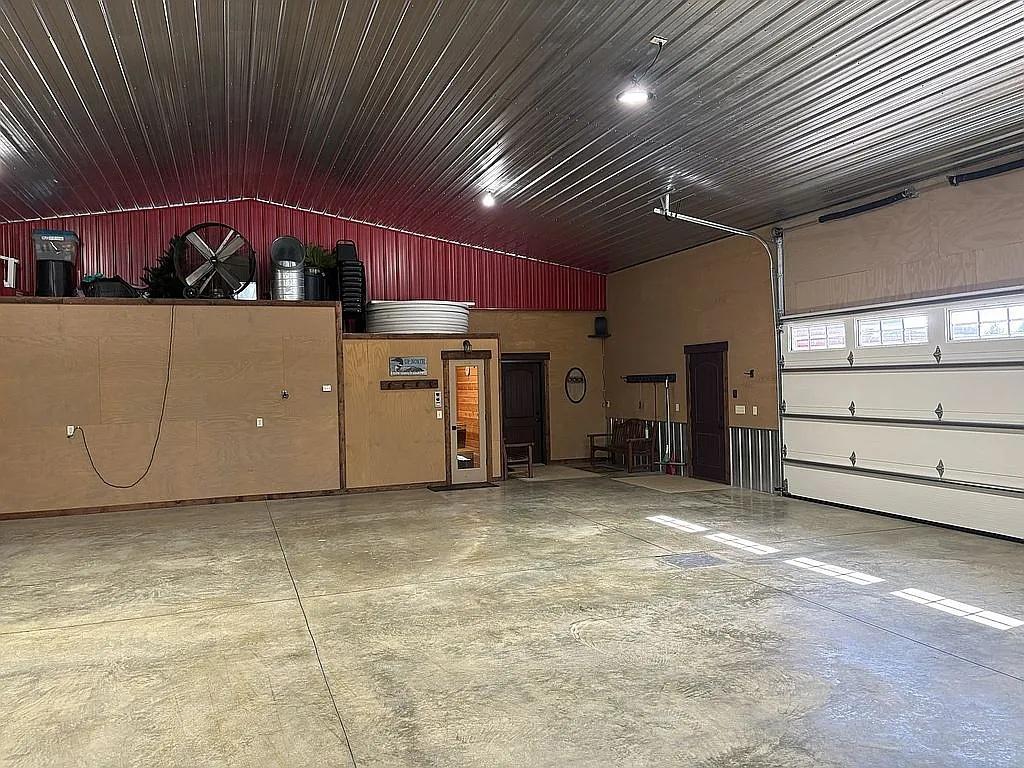 main property photo 27