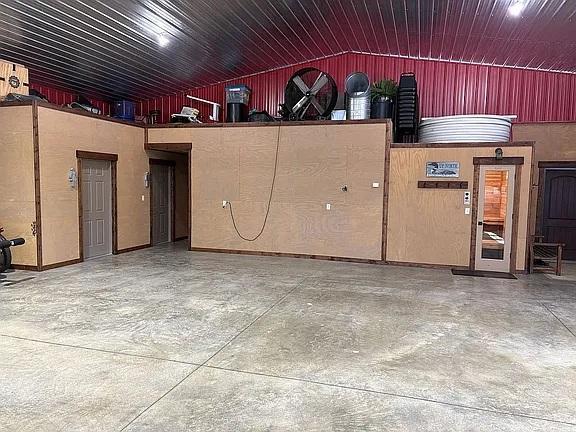 main property photo 28