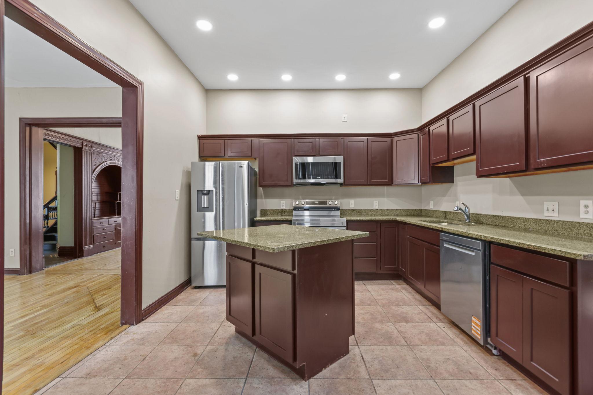 main property photo 12