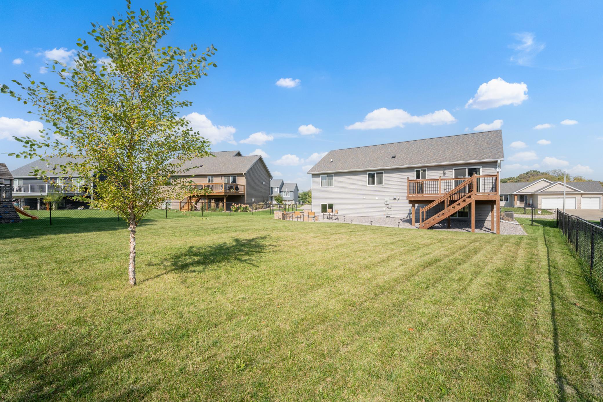 main property photo 28